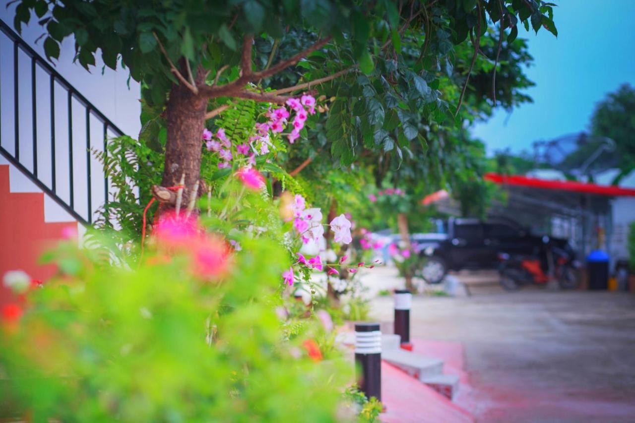 Pantip Boutique Hotel Lamphun Luaran gambar